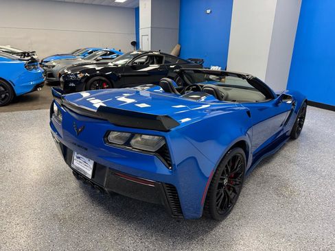 Used 2015 Chevrolet Corvette Z06 w/ 3LZ Preferred Equipment Group RWD image 9