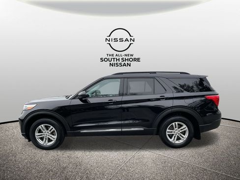 Used 2022 Ford Explorer XLT image 9