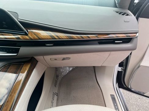 Used 2024 Cadillac Escalade Sport Platinum w/ LPO, ONYX Package AWD/4WD image 31