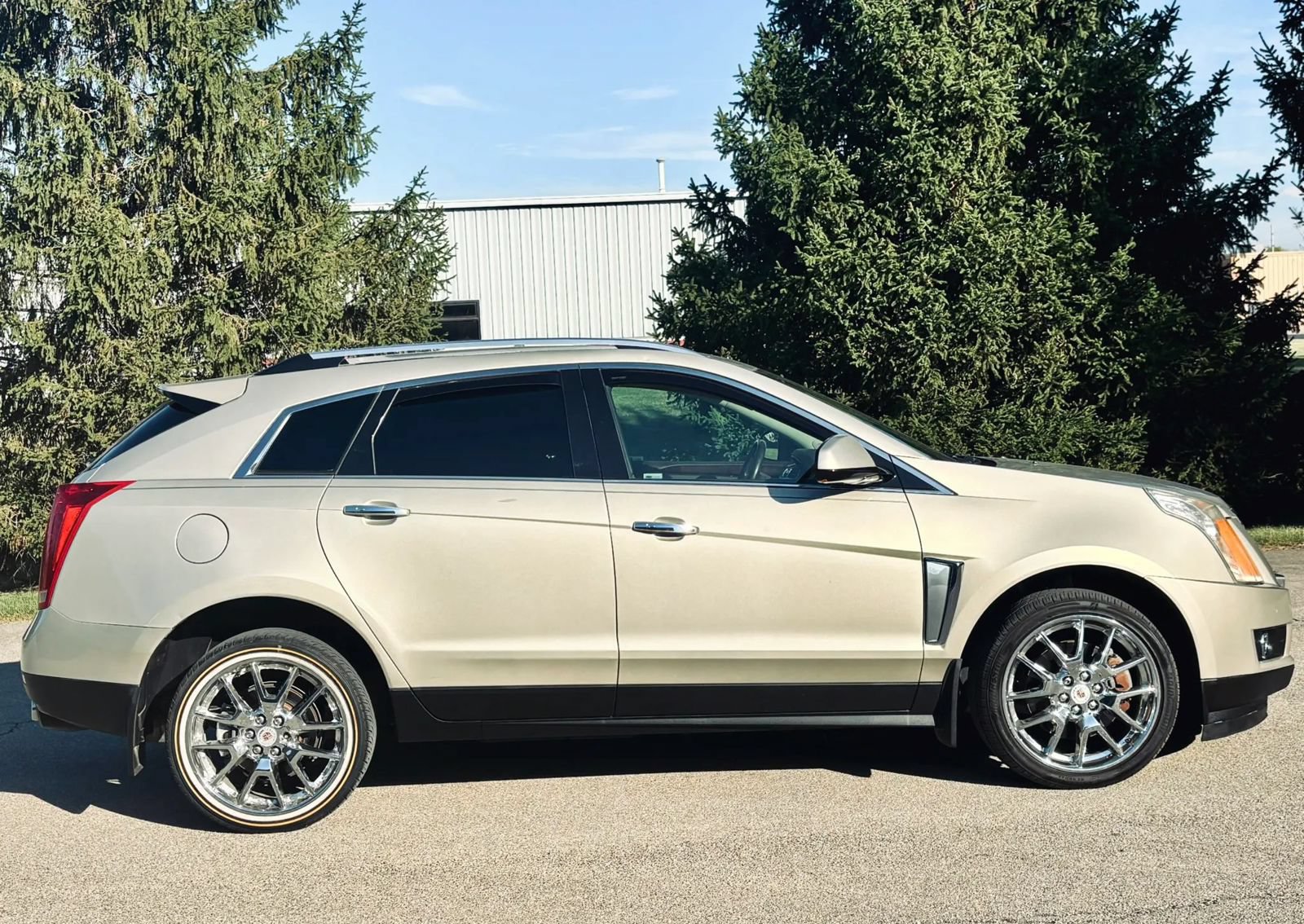 Used 2015 Cadillac SRX Performance AWD/4WD image 2