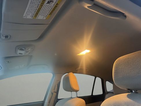 Used 2014 Subaru Crosstrek 2.0i Premium image 17