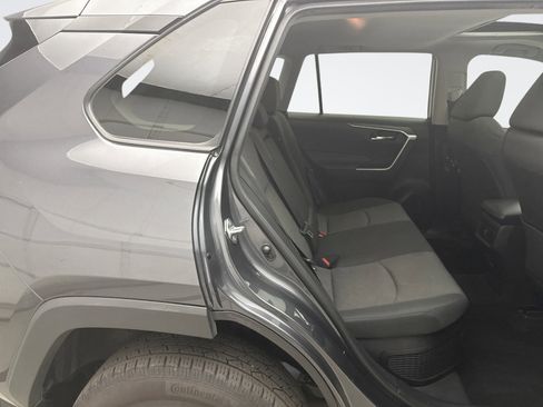 Used 2021 Toyota RAV4 XLE w/ Convenience Package AWD/4WD image 18