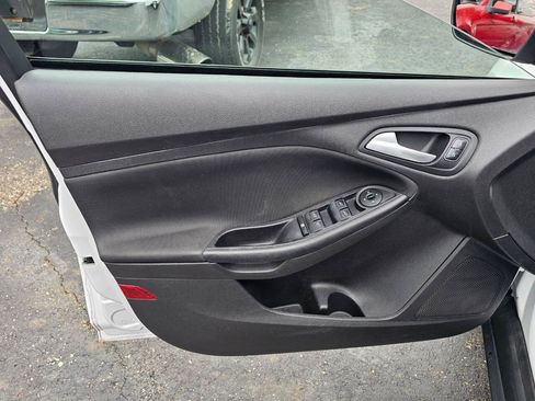 Used 2017 Ford Focus SE FWD image 10