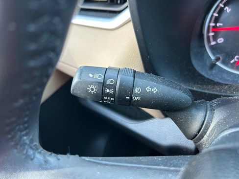 Used 2021 Toyota RAV4 XLE Premium FWD image 23