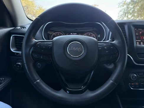 Used 2020 Jeep Cherokee Latitude Plus image 16