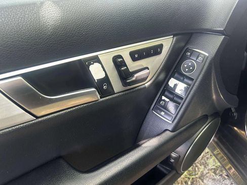 Used 2013 Mercedes-Benz C 250 Sedan image 30