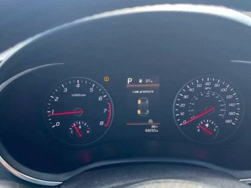 Used 2022 Kia Stinger GT-Line RWD image 18