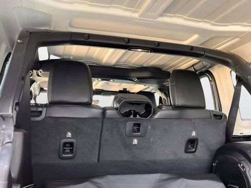 Used 2020 Jeep Wrangler Unlimited Sahara w/ Uconnect 4C Nav & Sound Group AWD/4WD image 12