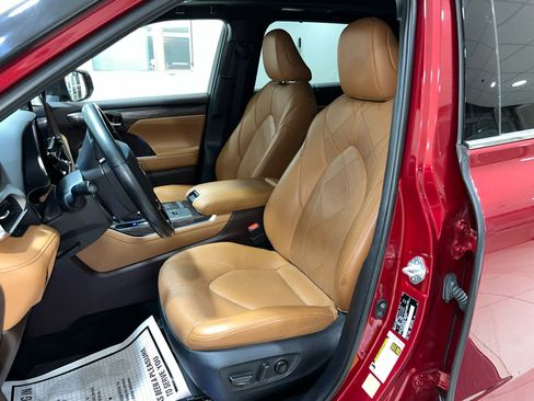 Used 2021 Toyota Highlander Platinum image 23