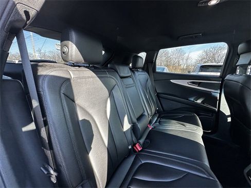 Certified 2019 Lincoln Nautilus Premier image 37