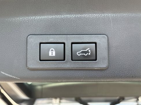 Used 2025 Subaru Ascent Premium AWD/4WD image 11