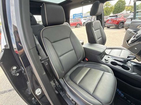 Certified 2023 Chevrolet Traverse Premier w/ Redline Edition AWD/4WD image 29