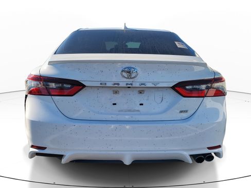 Used 2021 Toyota Camry SE image 6