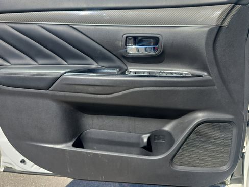 Used 2019 Mitsubishi Outlander GT image 25