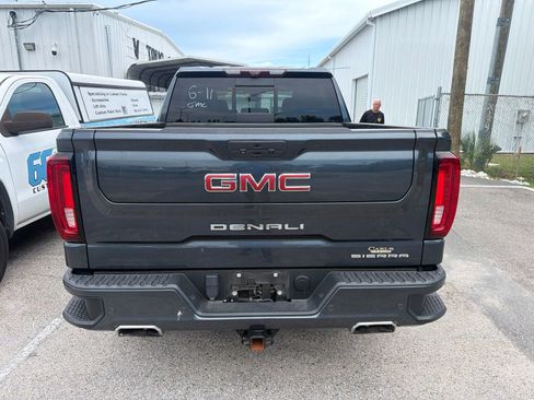 Used 2021 GMC Sierra 1500 Denali w/ Technology Package AWD/4WD image 11