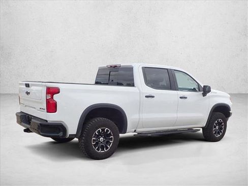 Used 2024 Chevrolet Silverado 1500 ZR2 w/ Technology Package image 8