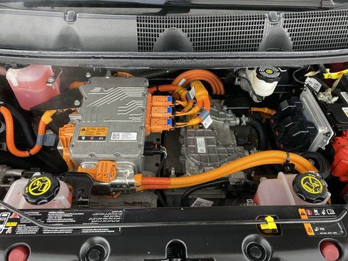 Used 2020 Chevrolet Bolt LT image 30