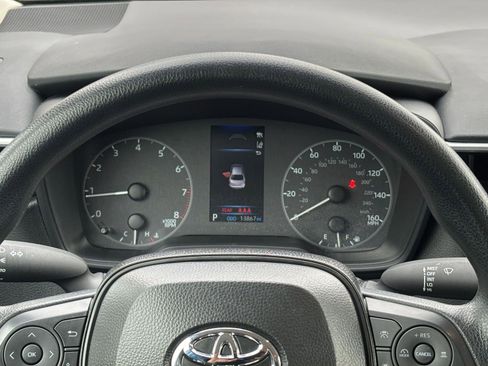 Used 2025 Toyota Corolla LE image 33
