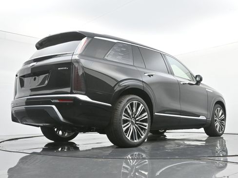 New 2026 Cadillac Vistiq Premium Luxury w/ LPO, Floor Liner Package image 19