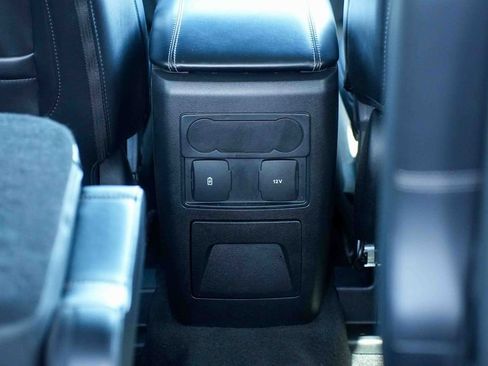 Used 2023 Ford Explorer XLT w/ Equipment Group 202A AWD/4WD image 13