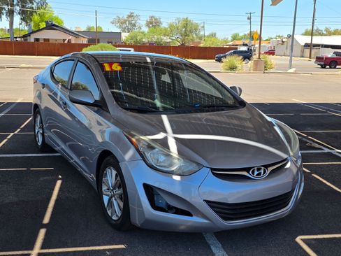 Used 2016 Hyundai Elantra SE w/ Option Group 02 FWD image 7