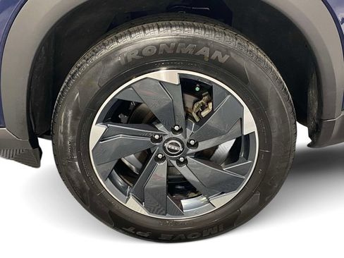 Used 2024 Nissan Rogue SV AWD/4WD image 10