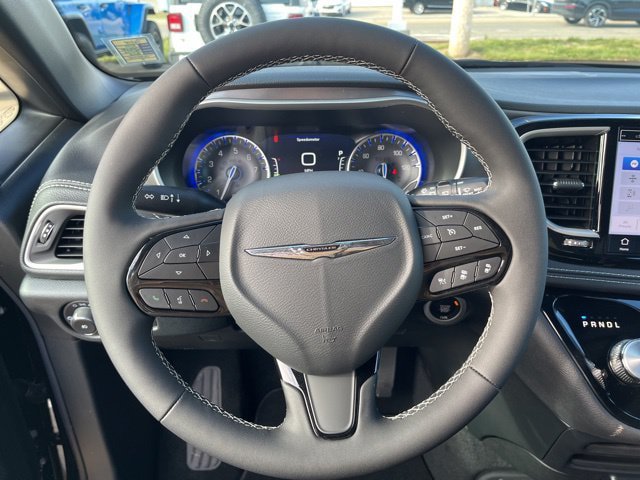 New 2026 Chrysler Pacifica Select w/ S Appearance Package FWD image 13