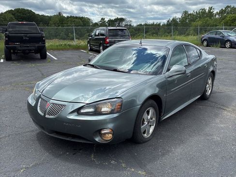 Used 2005 Pontiac Grand Prix GT w/ Leather Trim Package FWD image 5