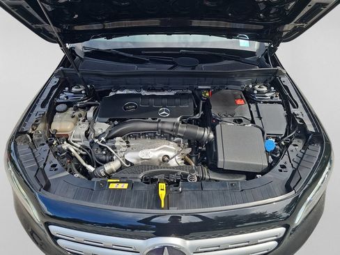 Used 2023 Mercedes-Benz GLB 250 w/ Premium Package image 33