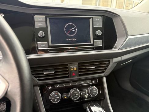 Used 2024 Volkswagen Jetta SE image 6