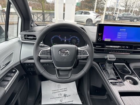 New 2026 Toyota Sienna XSE image 20