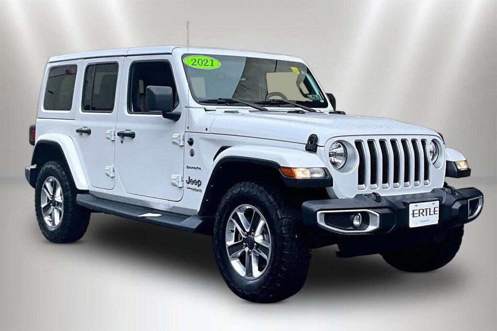 Used 2021 Jeep Wrangler Unlimited Sahara w/ Dual Top Group AWD/4WD image 1