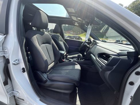Used 2025 Subaru Forester Premium AWD/4WD image 28