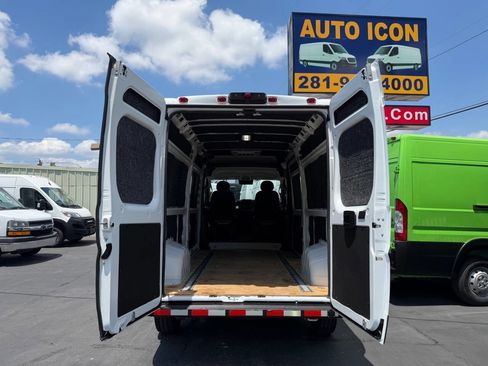 Used 2025 RAM ProMaster 2500 w/ Convenience Group FWD image 14