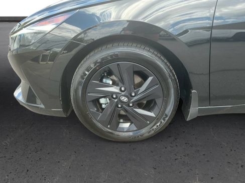 Used 2022 Hyundai Elantra SEL w/ Convenience Package FWD image 13