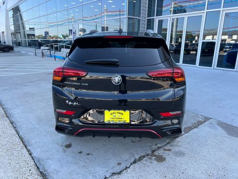 Used 2021 Buick Encore GX Select w/ Sport Touring Package FWD image 4