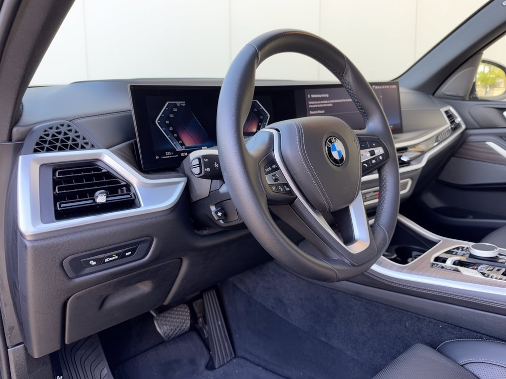 Used 2024 BMW X5 xDrive40i w/ Premium Package AWD/4WD image 4