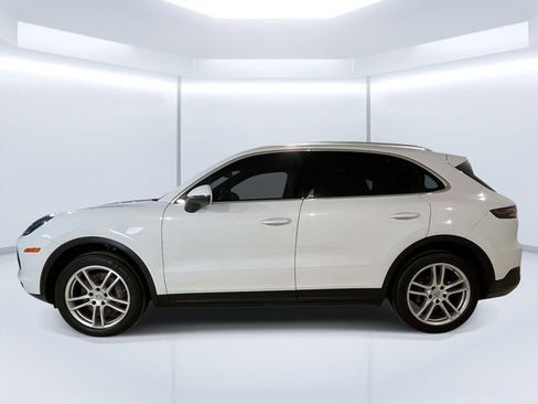 Used 2023 Porsche Cayenne AWD/4WD image 4