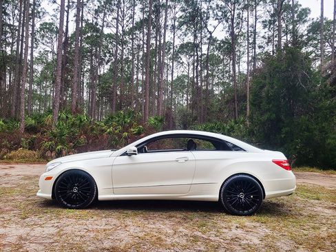 Used 2010 Mercedes-Benz E 550 Coupe image 7