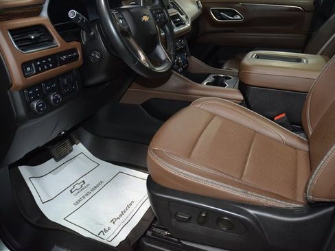 Used 2024 Chevrolet Suburban High Country image 38