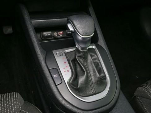 Used 2020 Kia Forte LXS FWD image 22