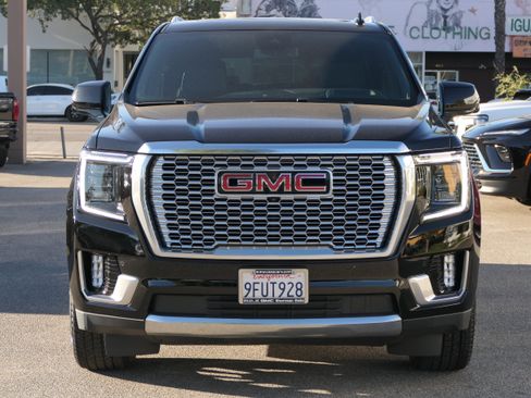 Used 2023 GMC Yukon XL Denali image 7