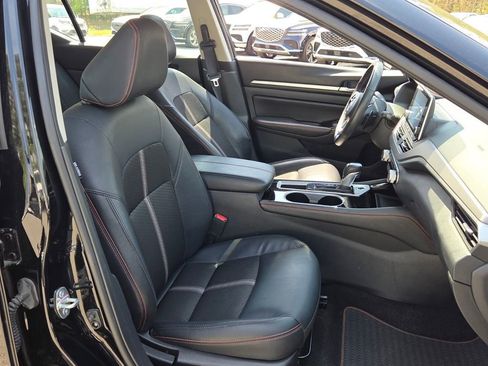 Used 2025 Nissan Altima 2.5 SR image 15