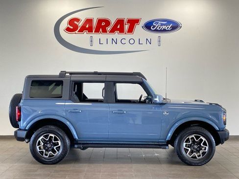 Used 2023 Ford Bronco Outer Banks AWD/4WD image 1