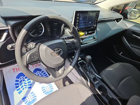 Used 2021 Toyota Corolla LE FWD image 12