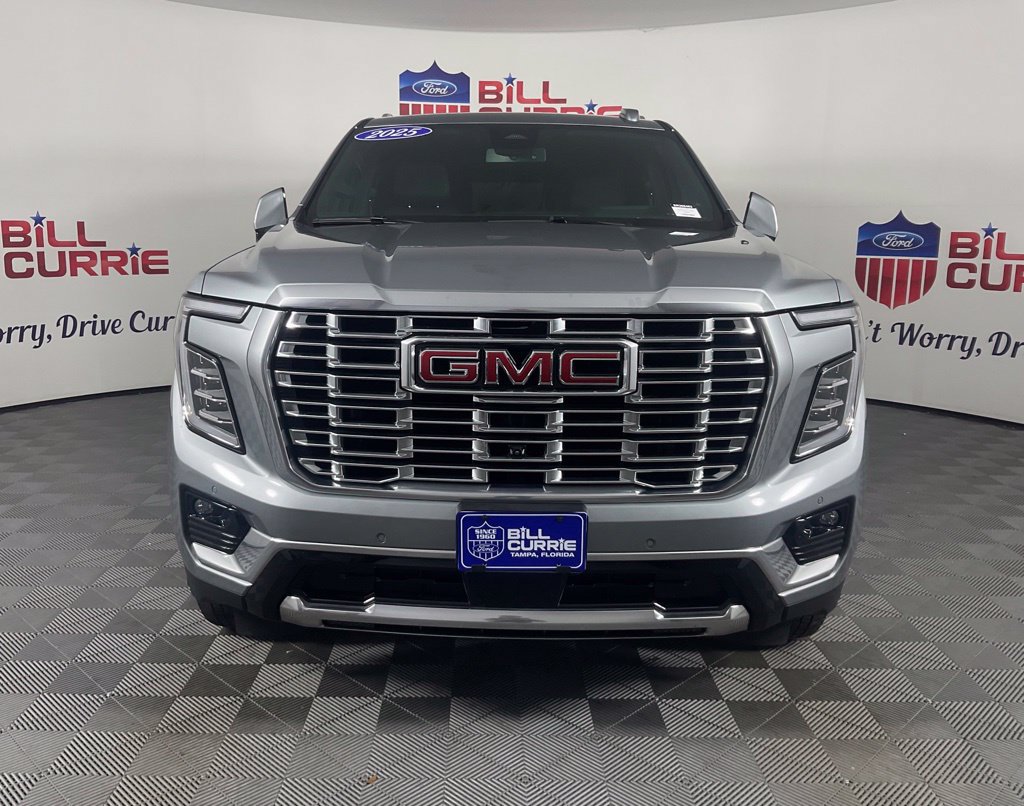 Used 2025 GMC Yukon Denali AWD/4WD image 8