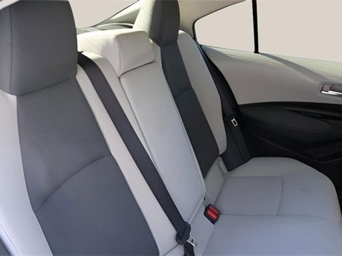 Used 2021 Toyota Corolla LE image 16