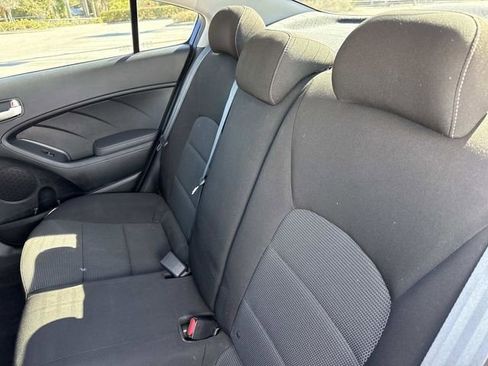 Used 2018 Kia Forte LX w/ LX Rear Camera Package image 11