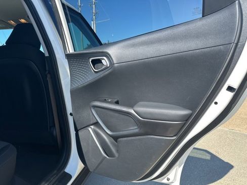 Used 2022 Kia Soul S image 22
