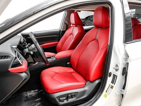 Used 2022 Toyota Camry XSE image 31